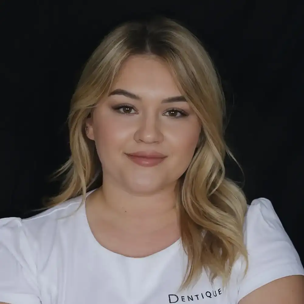 Nika Rostaš- dentalna tehničarka